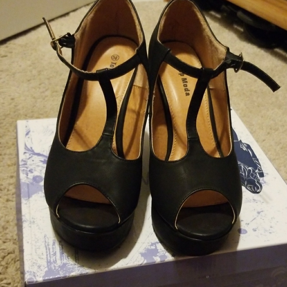 Black peep toe wedges